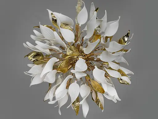 Впечатляющая подвесная люстра с фарфоровыми элементами, 40 ламп, золото. - фото 2