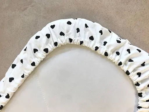 Непромокаемая простынь Moontime в коляску "Сердечки" - фото 2