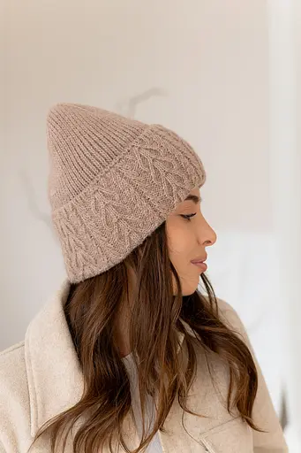 Женская зимняя шапка Лили Травка из ангоры 80% с узором и флисовой подкладкой Бежевый - фото 2