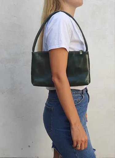 Кожаная женская сумка хобо Tarwa sum0028627 - фото 5