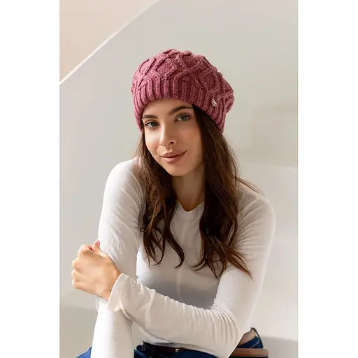 Женский зимний берет Оран из акрила и шерсти 80% с двойной вязкой Темно Розовый - фото 1