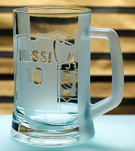Пивний келих 660 мл Barcelona з гравіюванням подарунок для фаната  футбольний кухоль  ФК Барселона Мессі - фото 6