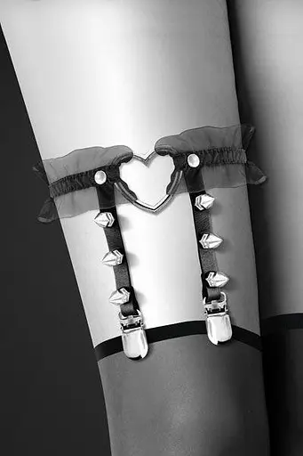 Гартер на ногу Bijoux Pour Toi - WITH HEART AND SPIKES, сексуальная подвязка с сердечком - фото 2