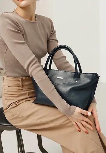 Жіноча шкіряна сумка Midi темно-синя - фото 2