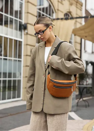 Большая женская кожаная сумка бананка Sambag Tirso Max рыжая 38×17×6 см (81341121) - фото 5