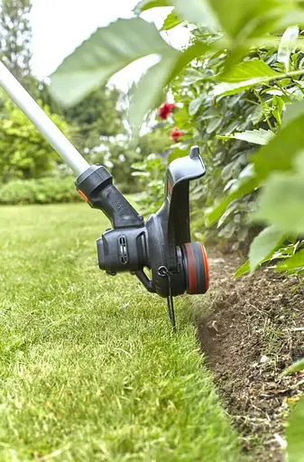 Аккумуляторный триммер Black&Decker с АКБ и ЗУ BCSTE636L1 - фото 8