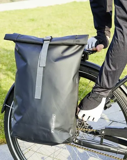 Рюкзак велосумка Bikemate на багажник с дождевиком два в одном 22L черная sum0028921 - фото 2