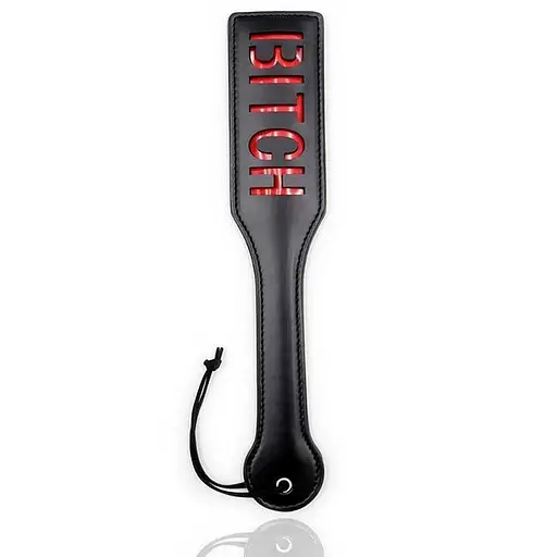 Шльопалка для BDSM з тисненням "LOVE" чорна з петлею на зап'ясті - фото 2