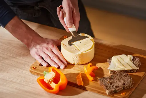Ніж-слайсер Fiskars Functional Form для м'якого сиру (1016128) - фото 6