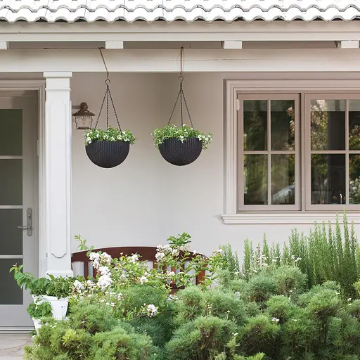 Горшок для растений Keter Rattan Hanging Sphere с цепочками подвесной темно-коричневый 8.6 л - фото 9