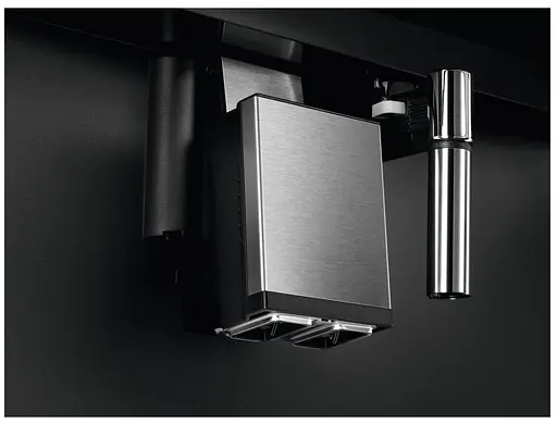 Кавомашина автоматична Electrolux EBC85X - фото 3