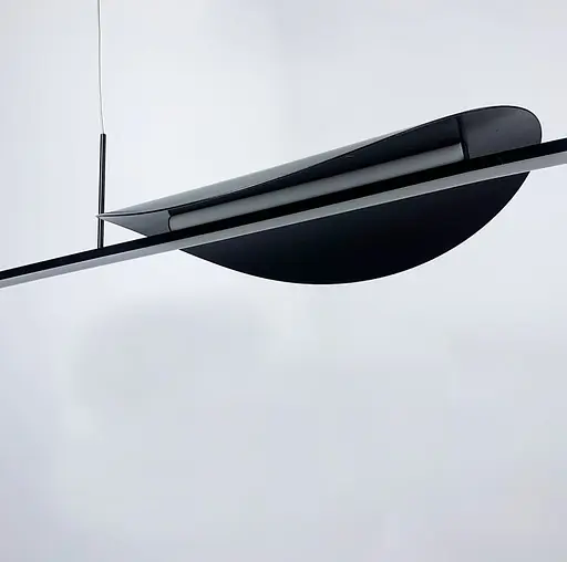 Мінімалістична підвісна люстра з чорному каркасі Line.F Довжина 90 см - фото 5