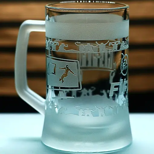 Геймерський пивний келих 660 мл з гравіюванням гри FIFA ФІФА оригінальний подарунок фанату футболу - фото 2