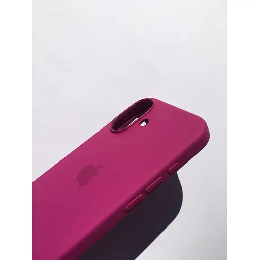Оригинальный силиконовый чехол Apple Silicone Case MagSafe для iPhone 16 (6.1") Fuchsia MYY53ZM/A - фото 6