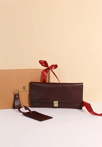 Набор кожаных аксессуаров для путешественника. - фото 2