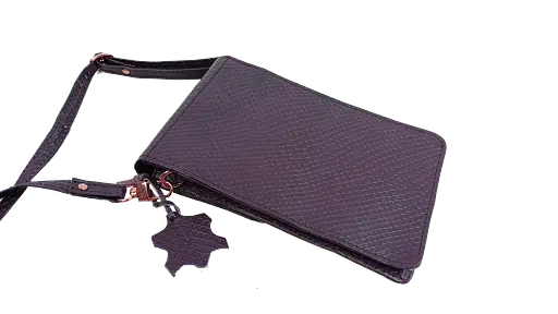 Небольшая женская кожаная сумка для телефона UP2 Fashion баклажан sum0028726 - фото 8