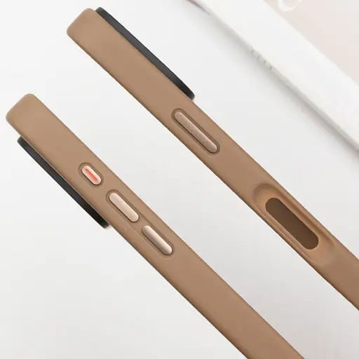 Чехол Epik TPU+PC Metal Buttons with MagSafe для Apple iPhone 16 Pro Max 6.9 Золотой - фото 4