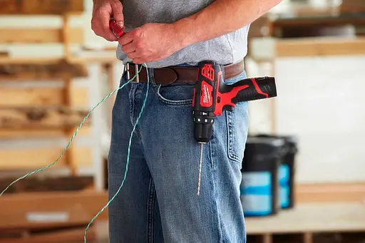 Шуруповерт-дрель аккумуляторный Milwaukee M12 BPD-202C 12В 2х2 А/ч 30 Нм 0·1500 об/мин ЗП C12C жилет кейс 1.2 кг - фото 3