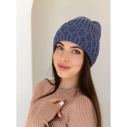 Женская зимняя шапка Виктория из шерсти 20% с узором и флисовой подкладкой Синий - фото 1
