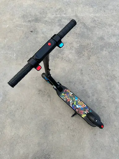 Детский электросамокат GIANT Kids E10 PRO 4.4Ah черный с LED - подсветкой (модель 2025 года) - фото 10