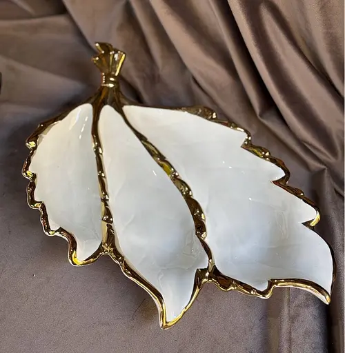 Менажница лист BonaDi З-х секторная из фарфора 39x25,5см Белый с золотым - фото 5