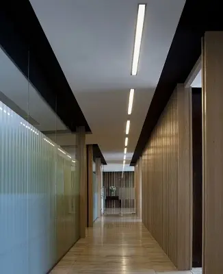 Світильник LED балка Brille Ly FLF-09 8W WW лінійний 0.6 м (32-617) - фото 4