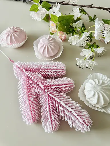 Гілка хвойна лита Hvoya Lux Marshmallow Pink рожева засніжена 33 см 150 шт. - фото 3