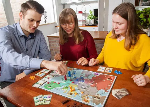 Настільна гра Pegasus Spiele Шпигунський зв'язок (Spy Connection) (англ.) (PS104) - фото 6