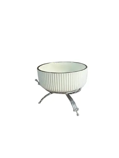 Керамическое блюдо 1568 S с рельефом на серебристой подставке 16,5 см - фото 1