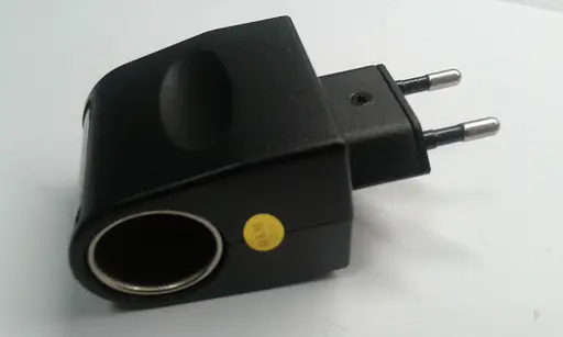 Перехідник з автомобільним на мережеве заряджання 220/12 вольтів - фото 3