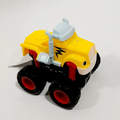 Машинка "Вспыш" 2016-7 инерционная пластиковая, 10см Желтый - фото 3