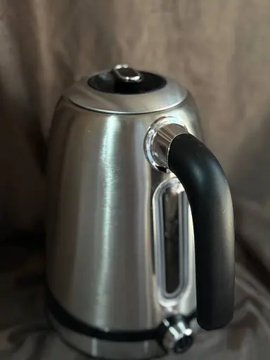 Электрочайник Grunhelm EKS-25040 1.7л 2200Вт Черный/Серый - фото 6