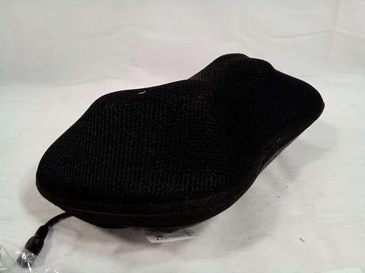 Масажер для шиї CQM-P42 з розминанням та нагріванням чорний - фото 2