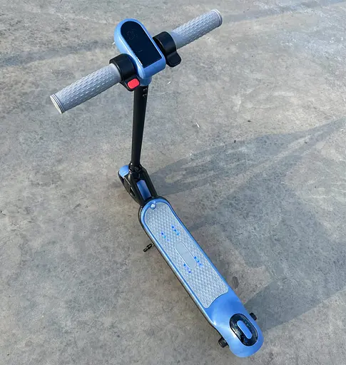 Электросамокат GIANT Kids ES1 4.4Ah Голубой , с LED подсветкой деки и колес - фото 4