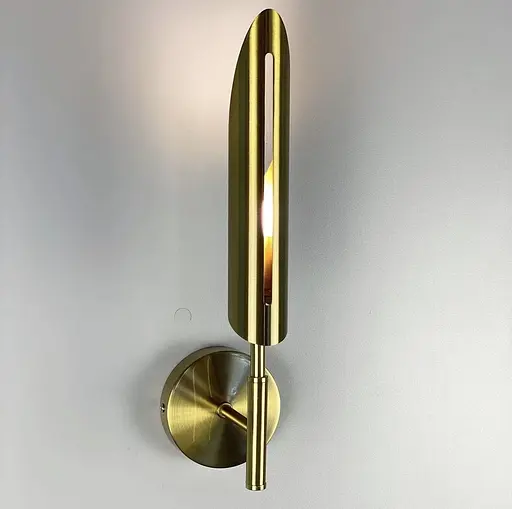 Бра в корпусі латунь з металевим видовженим плафоном Line F W 1825 - фото 5