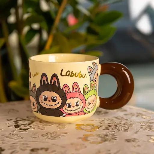 Кружка фарфоровая LABUBU Pure Happines 400 мл бежевый FM-21C - фото 2