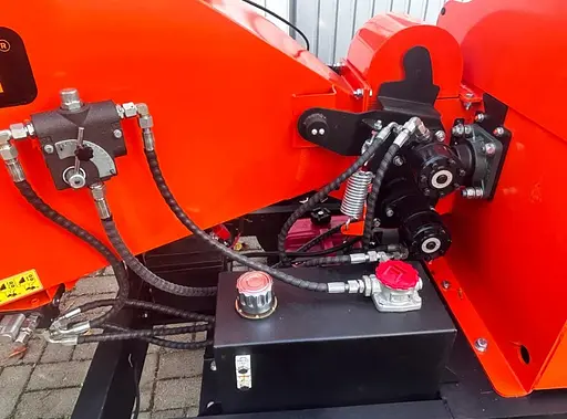 Садовый бензиновый измельчитель 25 л.с. GTM DCH6 ветки до 180 мм - фото 5