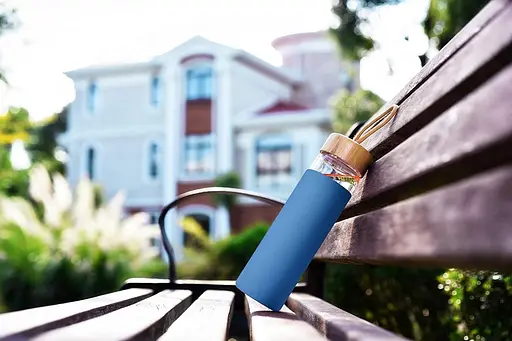 Бутылка стеклянная OldBro бамбуковая крышка с защитным силиконовым чехлом Azul marino 590 мл - фото 5