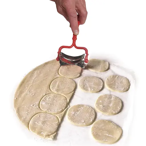 Ролик кулинарный нож для нарезки теста кругами для вареников, пельменей, печенья 15 см Красный 84354 - фото 3