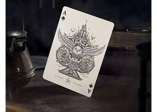 Карти гральні United States Playing Card Company Theory11 Harry Potter Gryffindor (red) (PC_T11HPG) - фото 4