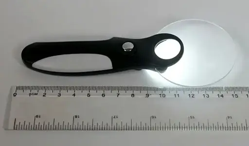 Лупа с LED подсветкой ручная WD-414 увеличительное стекло фонарик для чтения - фото 4