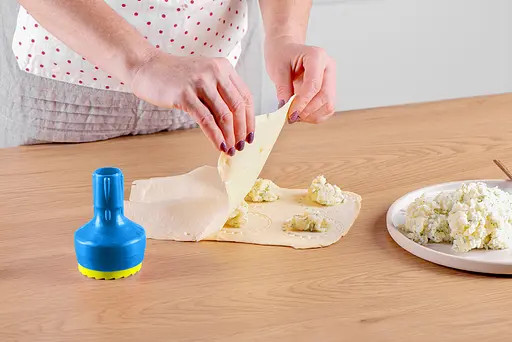 Вареничниця механічна ручна прес форма для вареників машинка для вареників Блакитний, Kitchette 84441 - фото 6