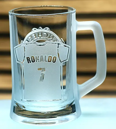 Пивний келих 660 мл Манчестер Юнайтед FC Manchester з гравіюванням подарунок для фаната  футбольний кухоль Роналдо - фото 4
