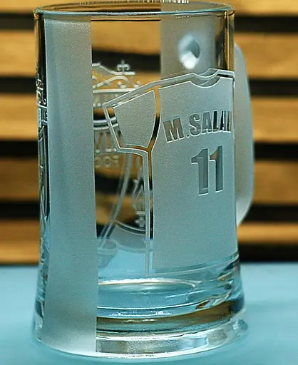 Пивний келих 660 мл Liverpool з гравіюванням подарунок для фаната ФК Ліверпуль футбольний кухоль Салах - фото 5