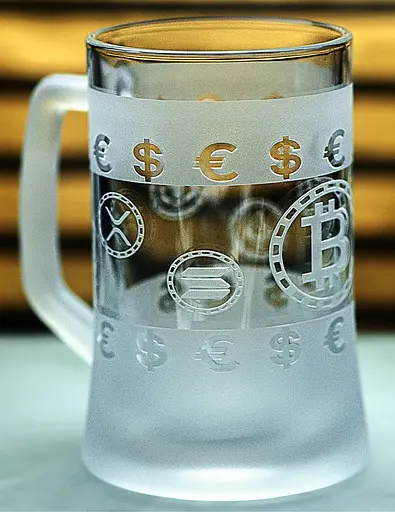 Пивний кухоль Crypto King з гравіюванням БІТКОІН ETH DOGE SOL BNB TON Подарунок трейдеру Келих для криптоаналітика - фото 5