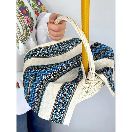 Комплект Великодній кошик Буковина (маленький) з лляним рушником 45х30 см Рандеву (синій) та свічкой