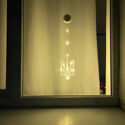 Светодиодная гирлянда светильник набор фигурок «Украинский трезубец» 10 лед с батарейками на окно - фото 4