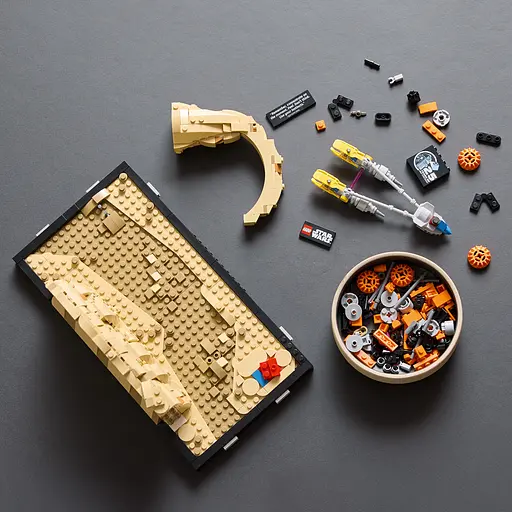 Уценка. Конструктор LEGO Star Wars™ Диорама «Mos Espa Podrace» 718 деталей (75380) - фото 4