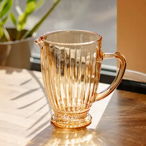 Кувшин для напитков 1.2 л фигурный прозрачный ребристый из толстого стекла янтарный HP-19-243 - фото 3