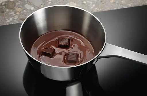 Варочная поверхность индукционная Electrolux 60 см расширенная зона датчик кипения датчик жарки Hob2Hood черный - фото 4